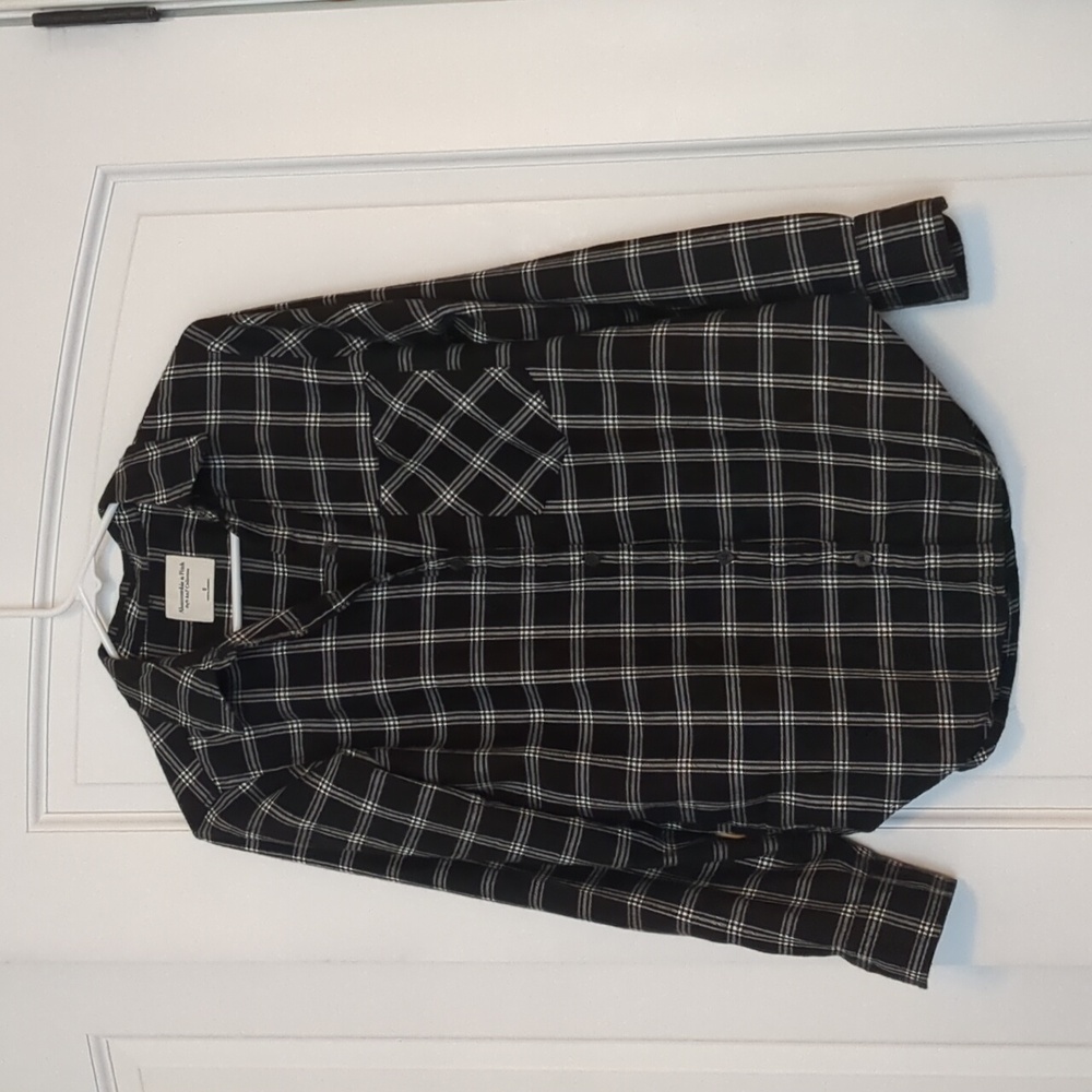 NWOT Abercrombie and Fitch flannel plaid button up shirt